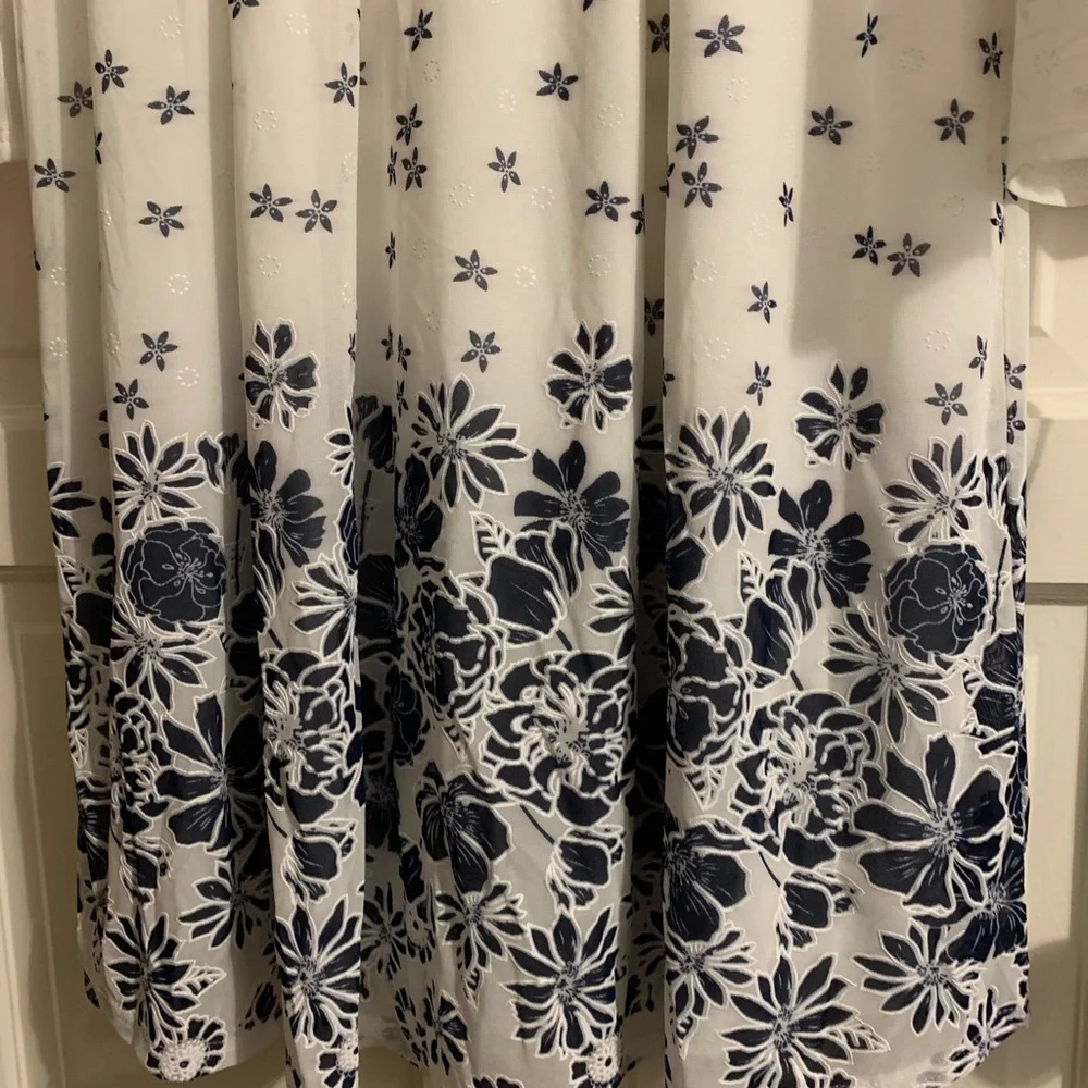 Siren Lily Women’s Plus White & Navy Blue Floral Long Sleeve Dress 3X - Picture 6 of 11